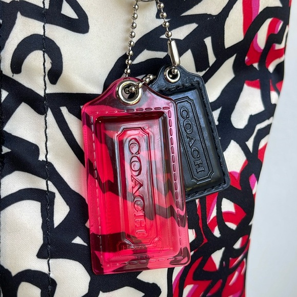 Coach Poppy Tote - Picture 3 of 17